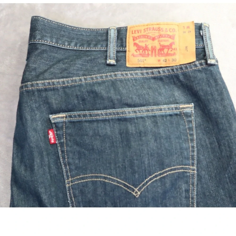 Levis 501 Original Fit Jeans Mens 42x30 Dark Wash Blue Button‎ Fly Denim Pants
